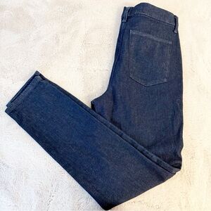 NWT UNIQLO Women’s Extra Comfort Skinny Jean Size 30